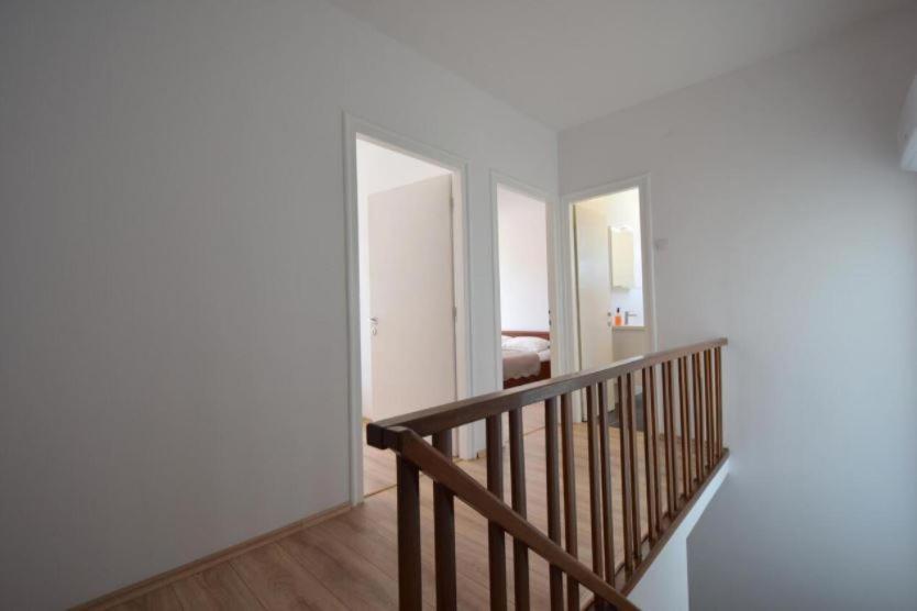 Apartment Ruza Njivice Exterior foto